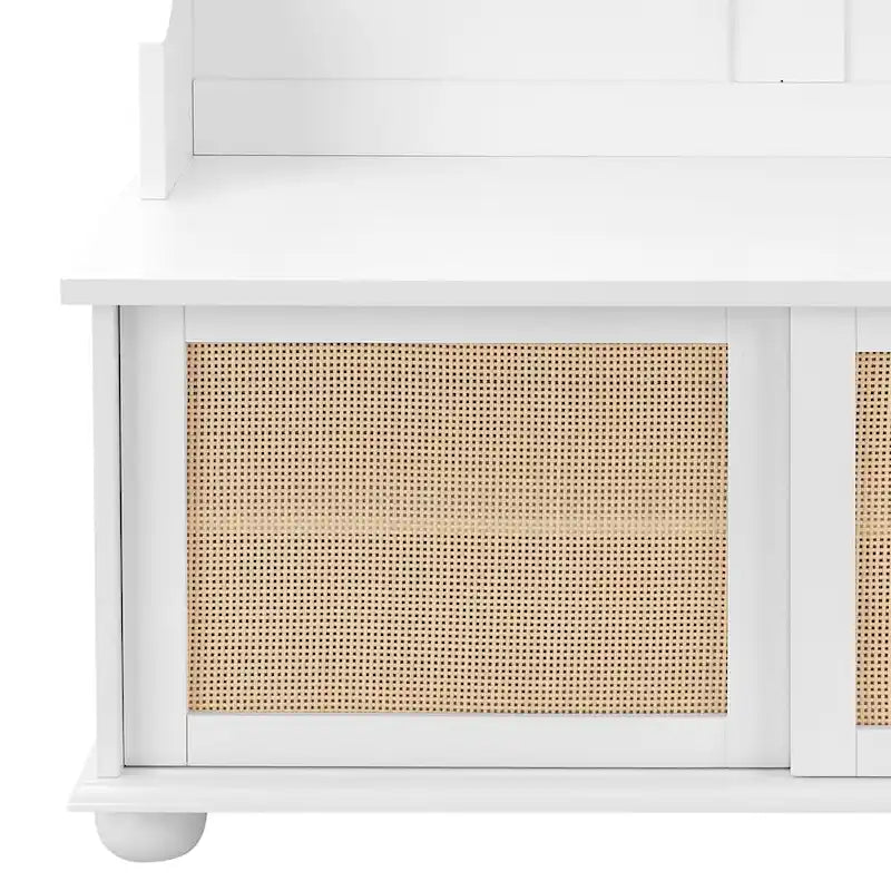 Porte-manteau de style ferme en rotin avec banc, patères et portes coulissantes de rangement