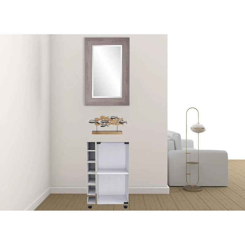 Meuble de bar blanc avec porte-verres à vin et plusieurs étagères de rangement sur roulettes