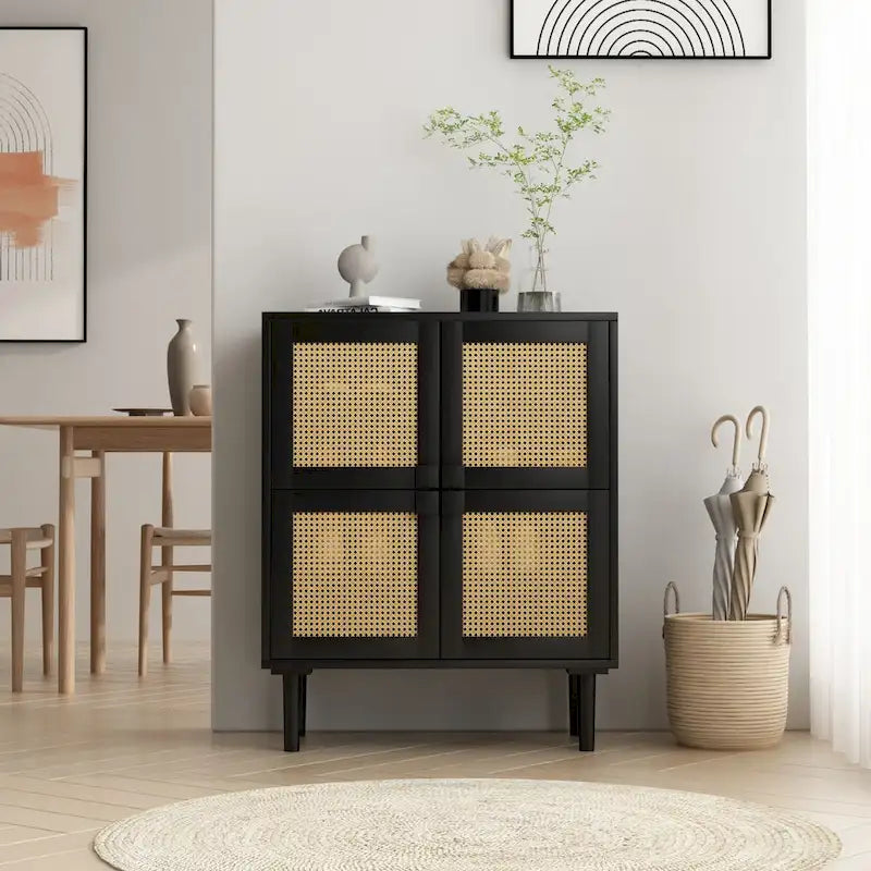 Buffet quatre portes en rotin noir avec poignées diamant et pieds en bois massif