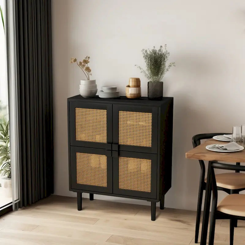 Buffet quatre portes en rotin noir avec poignées diamant et pieds en bois massif