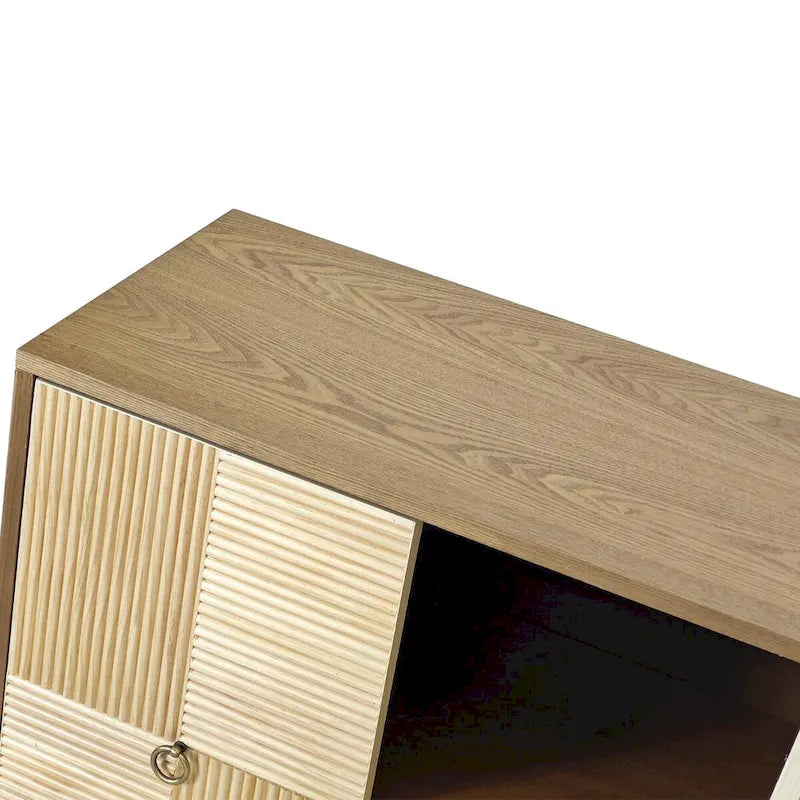Bahut 4 portes avec panneaux en pin sculpté et pieds en fer