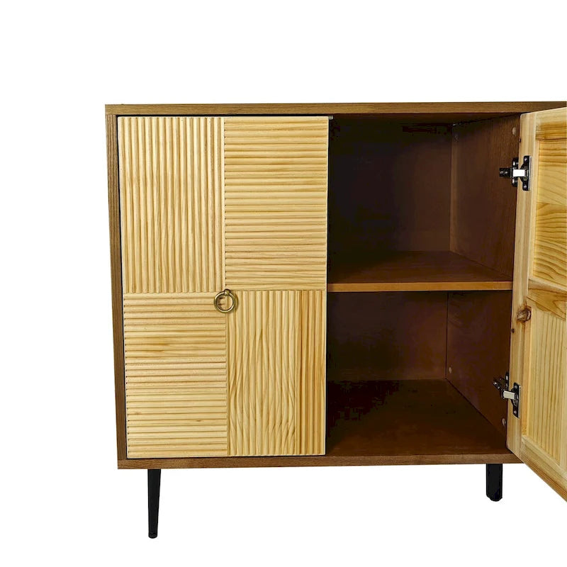 Bahut 4 portes avec panneaux en pin sculpté et pieds en fer