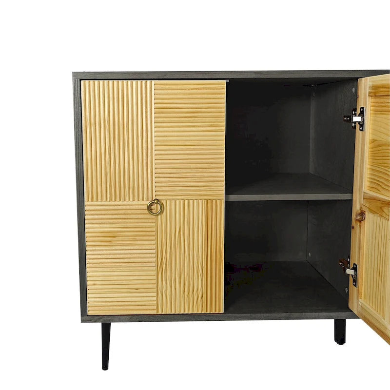 Bahut 4 portes avec panneaux en pin sculpté et pieds en fer