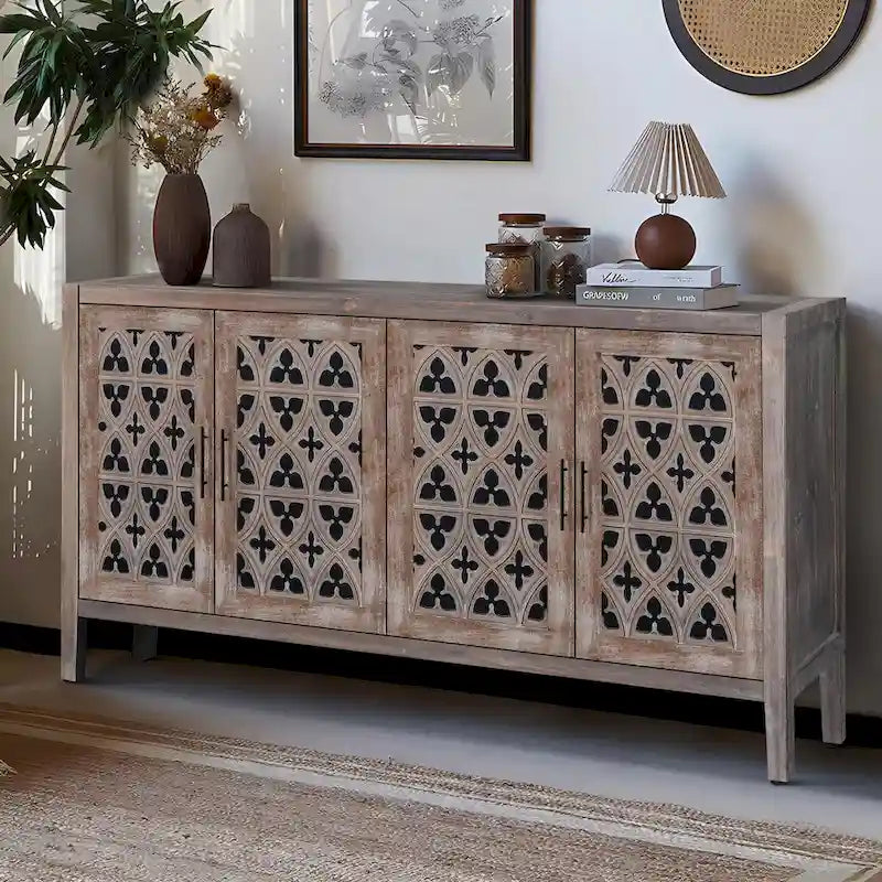Buffet en bois à quatre portes, motifs floraux évidés, finition marron antique