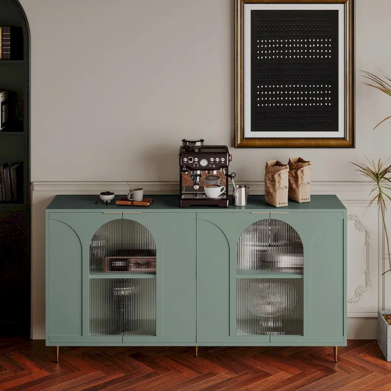 Buffet noir mat avec portes en verre cannelé et pieds en métal